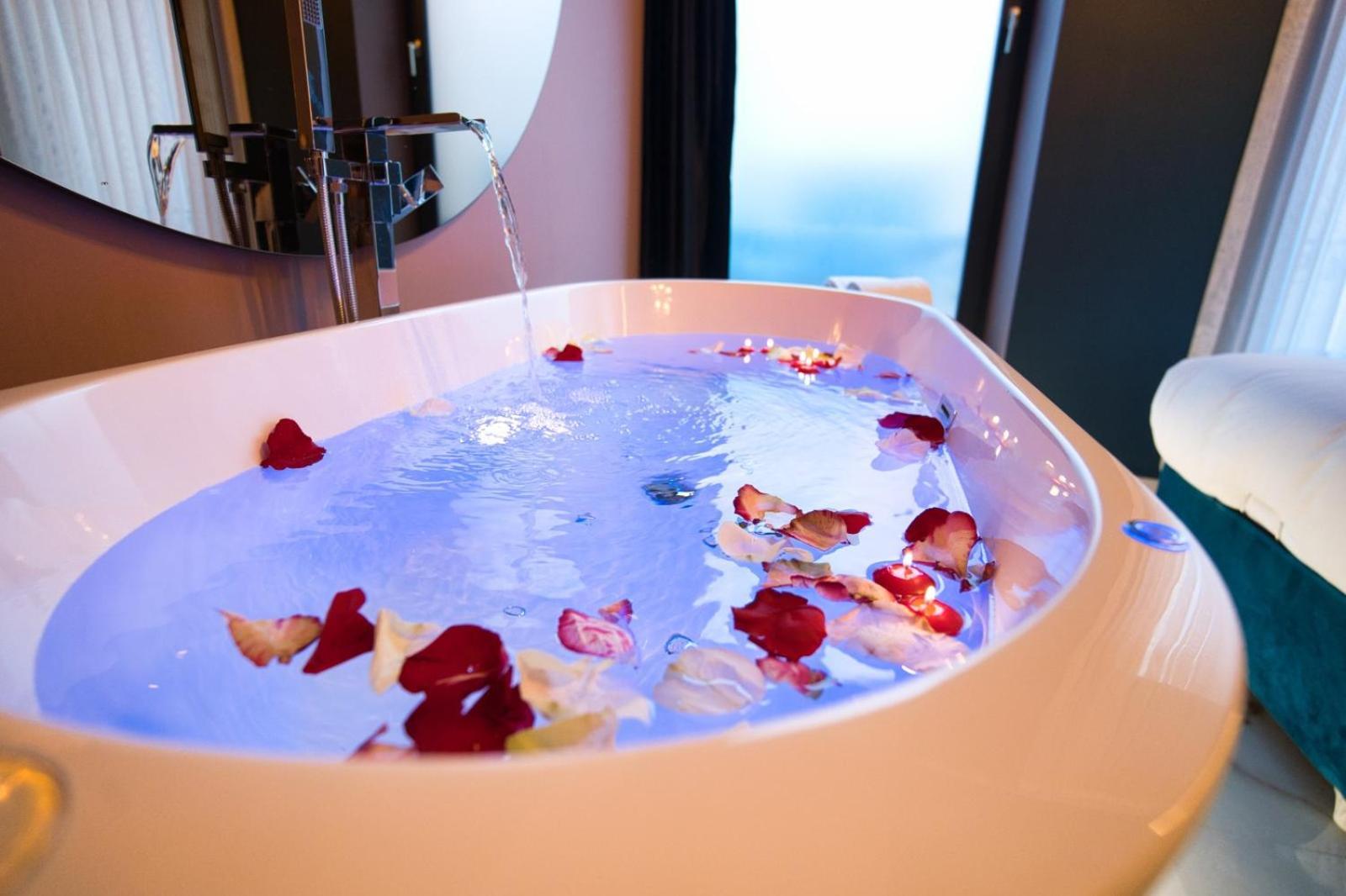 Life Voyage Residence & Spa - Strasbourg'S City Center Luxury Experience Bagian luar foto